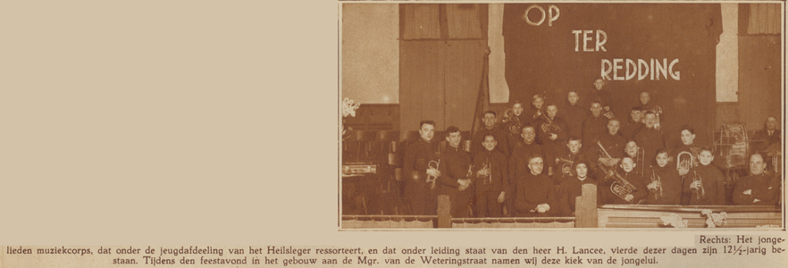 874193 Groepsportret van de leden van het jeugdmuziekkorps van het Leger des Heils, bij de viering van het 12½-jarig ...